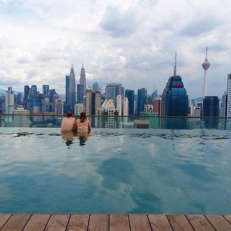 Regalia Suites Infinity Pool 쿠알라룸푸르 외부 사진
