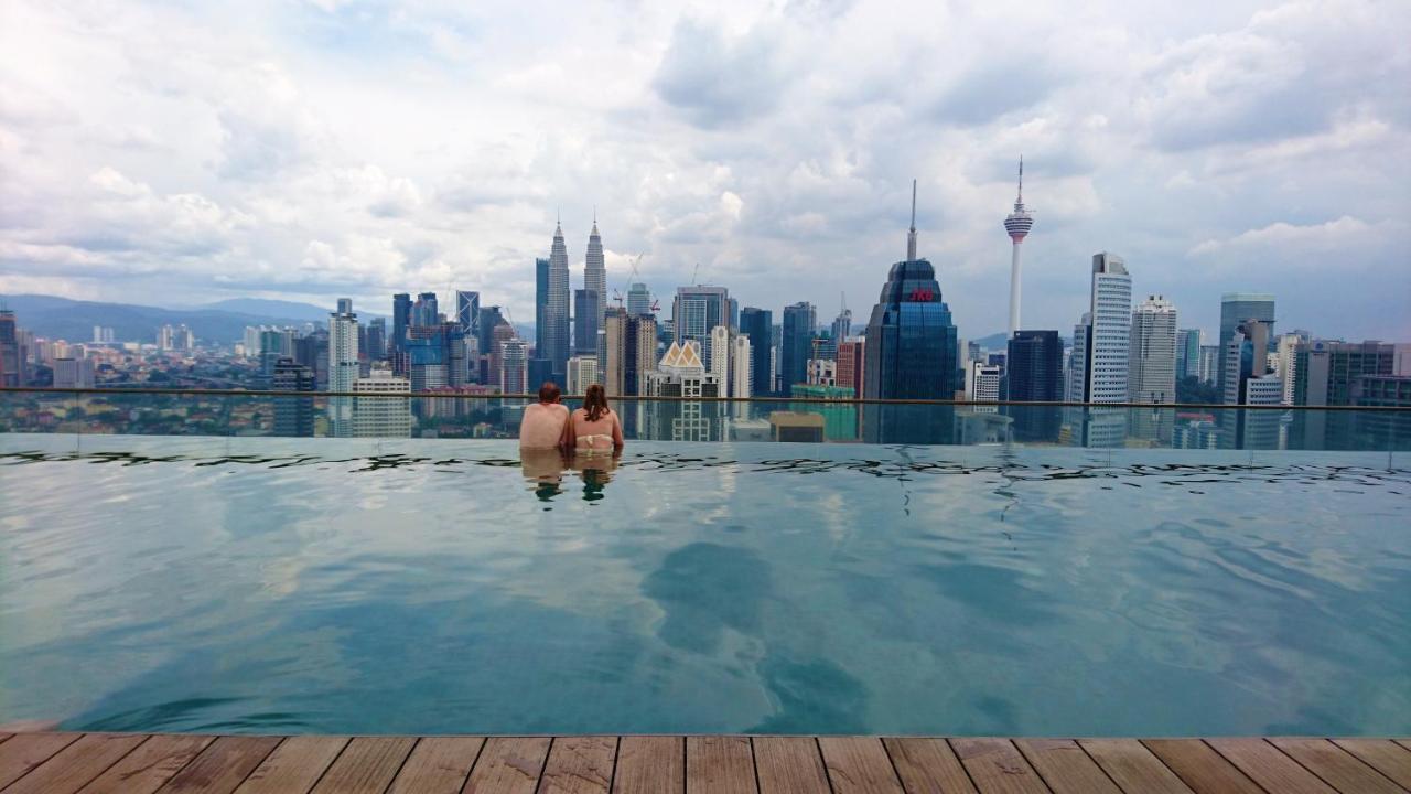 Regalia Suites Infinity Pool 쿠알라룸푸르 외부 사진