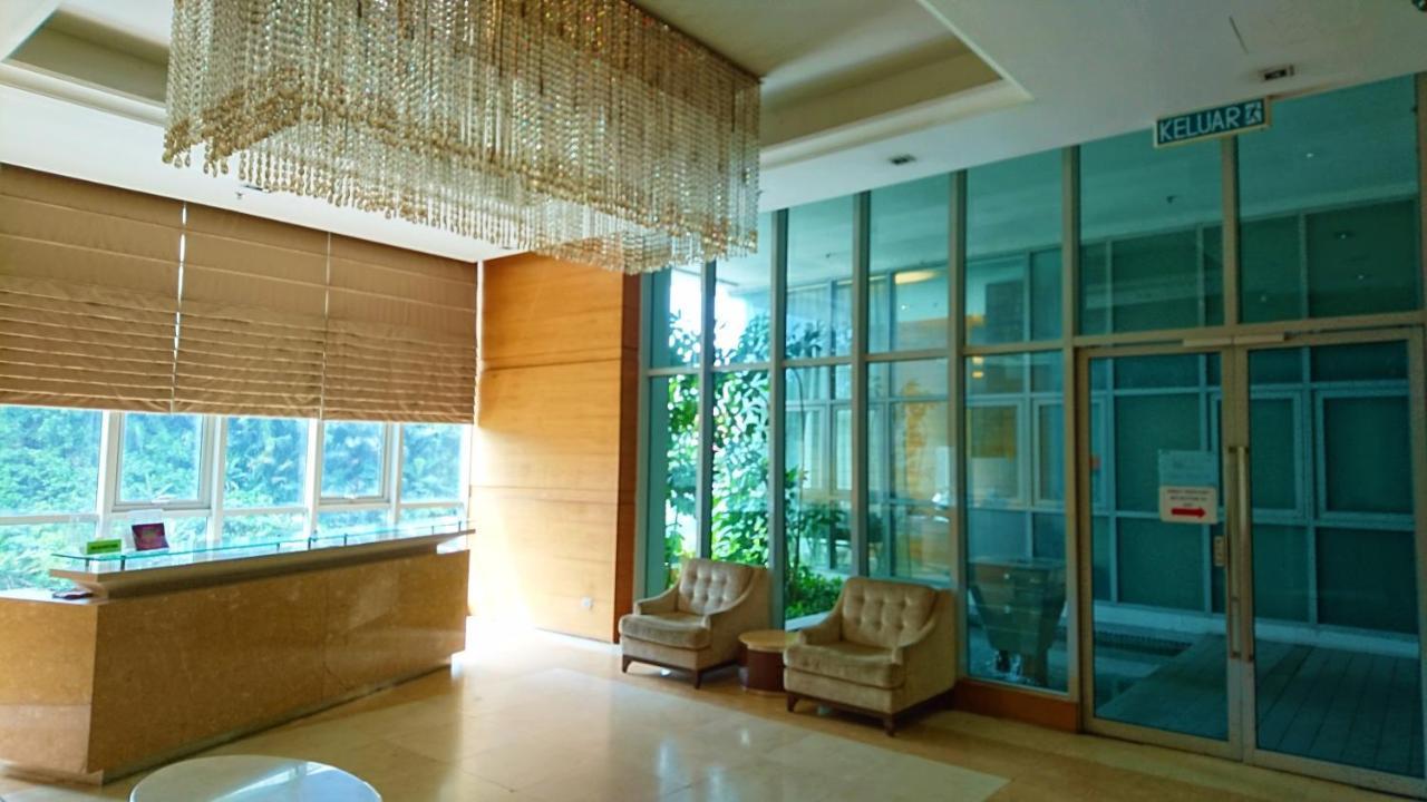 Regalia Suites Infinity Pool 쿠알라룸푸르 외부 사진