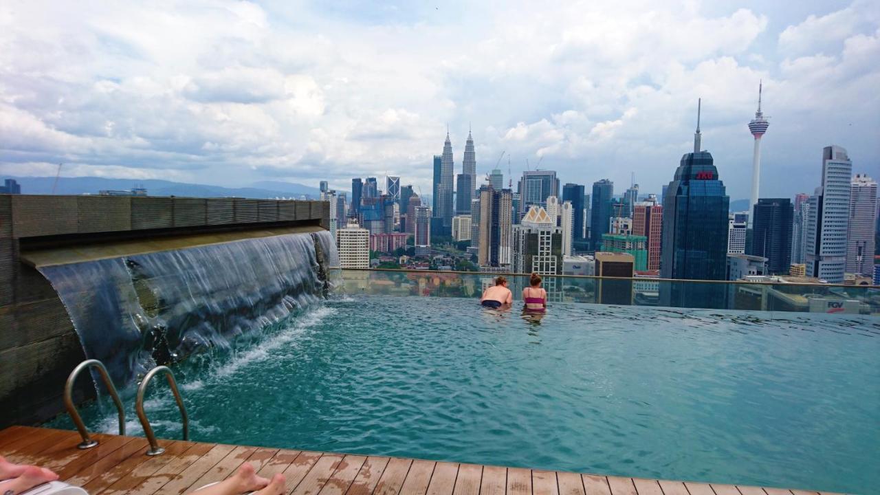 Regalia Suites Infinity Pool 쿠알라룸푸르 외부 사진