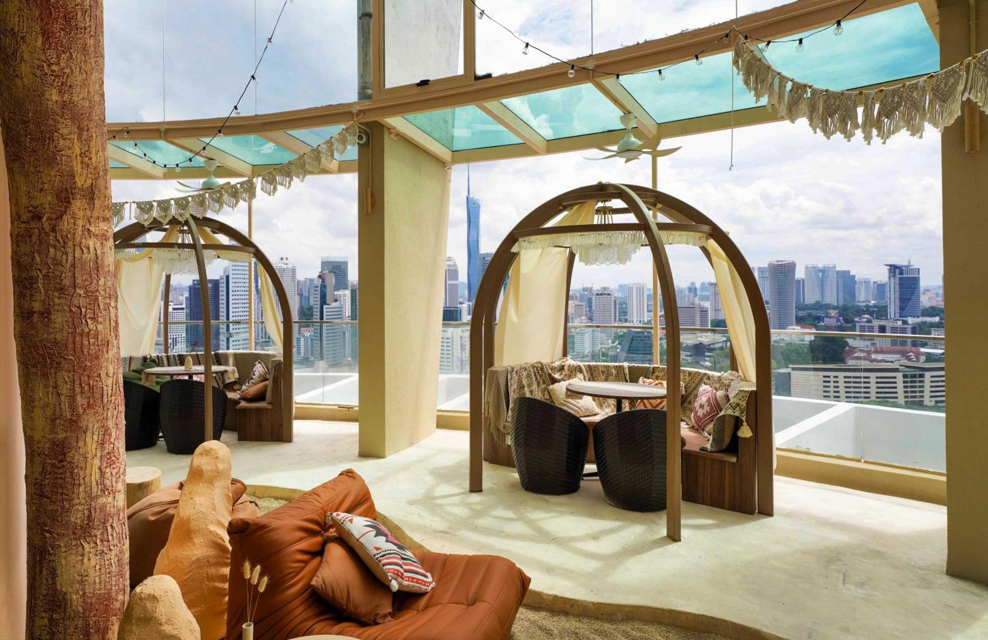 Regalia Suites Infinity Pool 쿠알라룸푸르 외부 사진